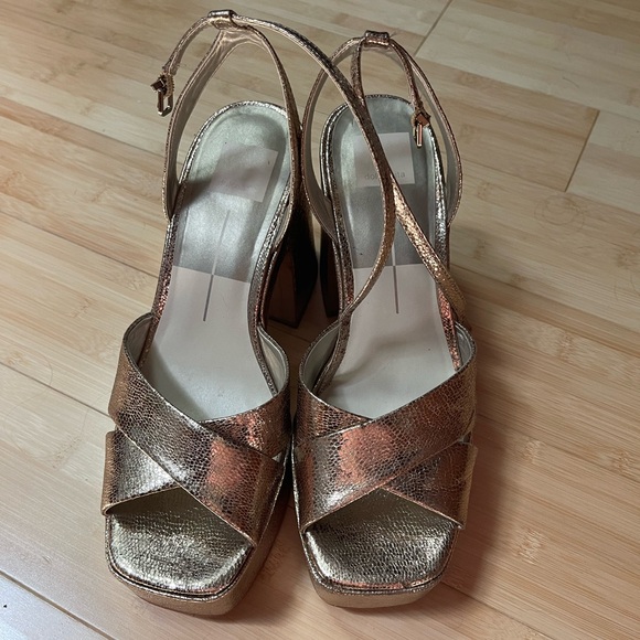 Dolce Vita - Wessi Platform Heel - Gold Size 9 - Picture 4 of 5